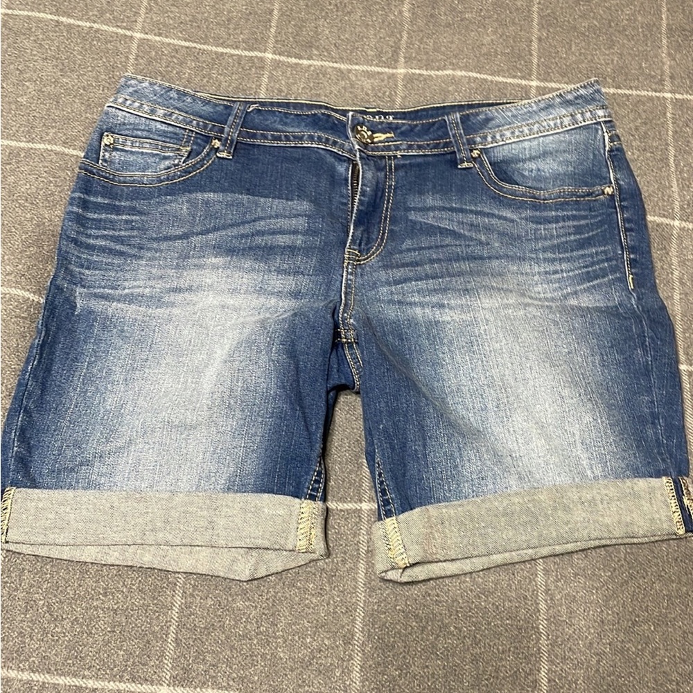 👖 A New Approach Jean Shorts